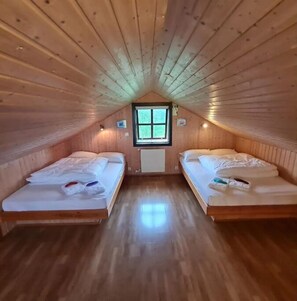 3 habitaciones, cuna de viaje, wifi y ropa de cama 