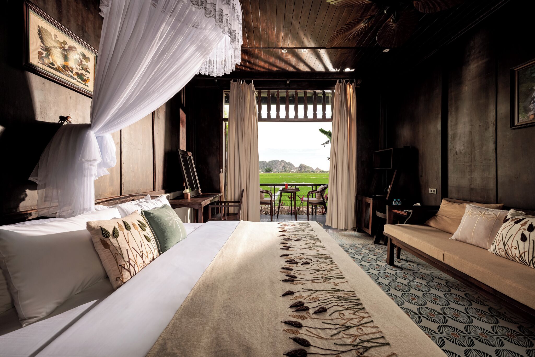 Deluxe Double Room, Balcony | Hypo-allergenic bedding, free minibar items, desk, laptop workspace