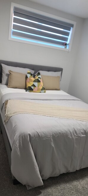 2 bedrooms, iron/ironing board, WiFi, bed sheets - Newly built 2 bedroom basement apartment in Livingston (Calgary)