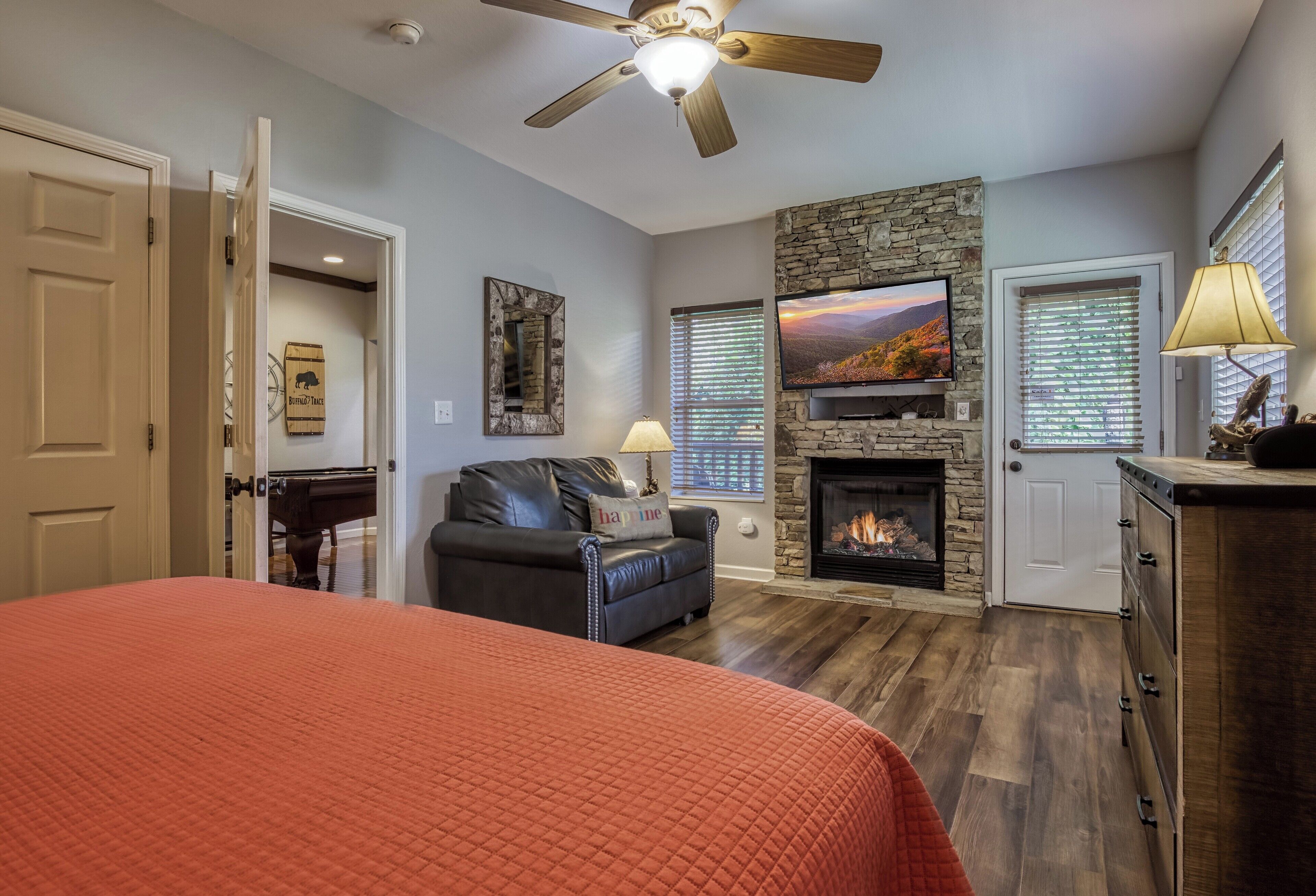 5 soverom, skrivebord, strykejern/-brett og wi-fi (inkludert)