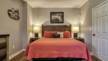 5 bedrooms, desk, iron/ironing board, free WiFi