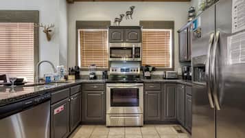 雪櫃、微波爐、洗碗機、咖啡機/沖茶器