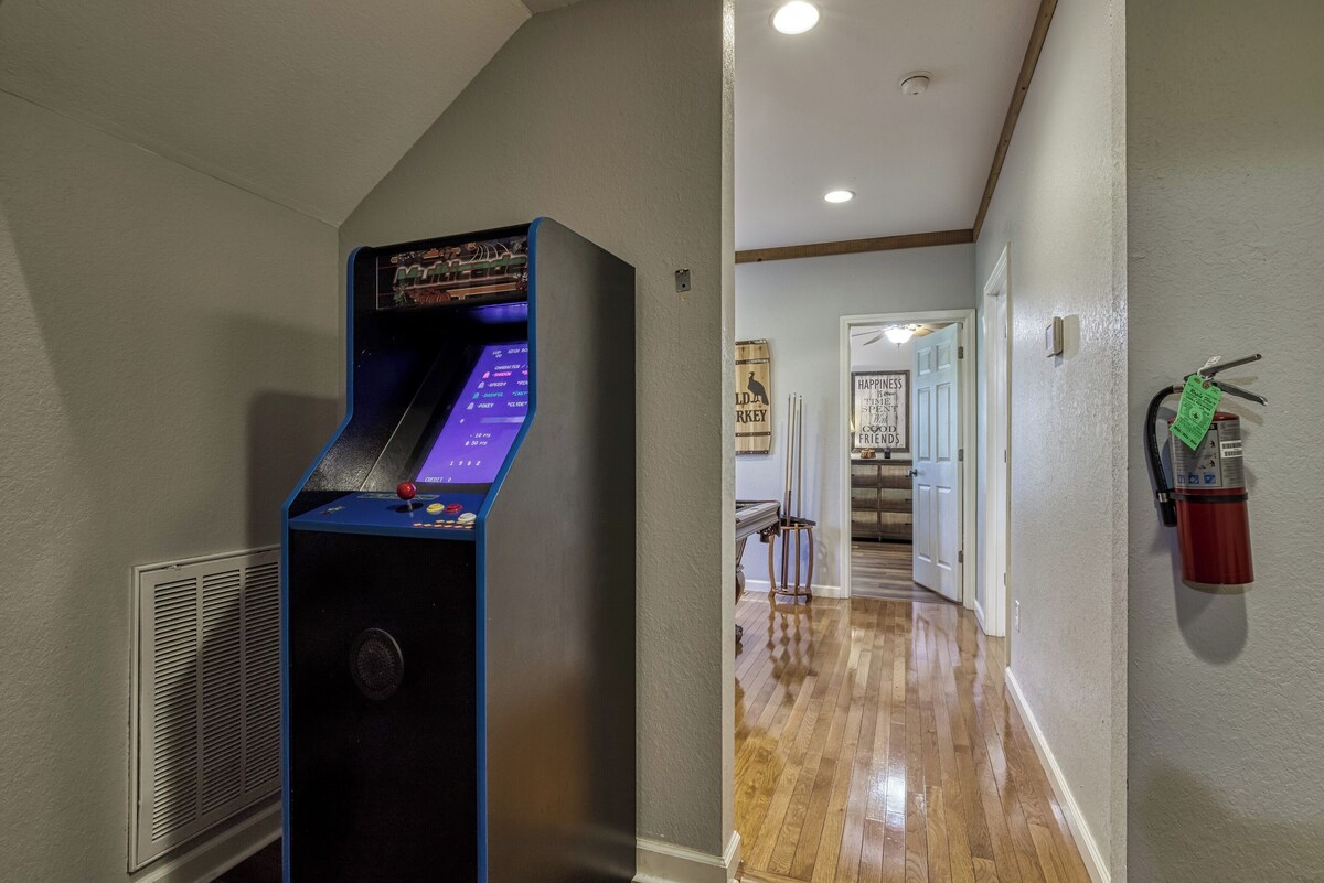 Photo 100 of Greystone, Hot Tub, Game Room, FREE Attraction tickets each paid day, Pool Table
