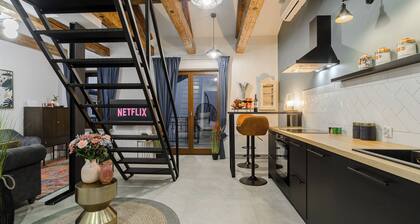 Lumina lux apart on Piotrkowska street