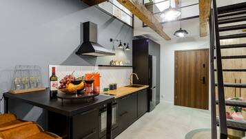 Premium Apartment | Private kitchen | Fridge, oven, stovetop, dishwasher