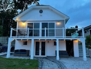 Exterior - Waterfront Lake house near Gillette Stadium and central to Boston and Providence (Wrentham)
