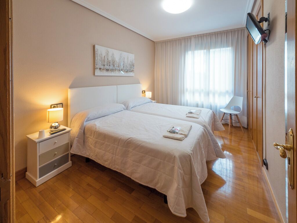 4 soverom, strykejern/-brett, wi-fi (inkludert) og sengetøy