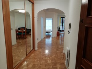 Interior - Acogedor y Confortable Apartamento Junto al Parque (Pamplona)
