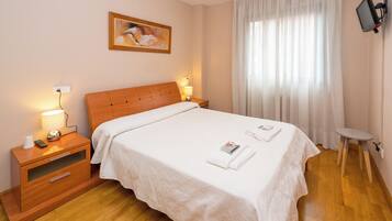 2 quartos, ferros/tĂĄbuas de passar roupa, Wi-Fi de cortesia