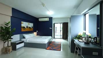 Basic Studio | 1 bedroom, desk, bed sheets