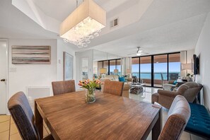 Dining area with Gulf-view