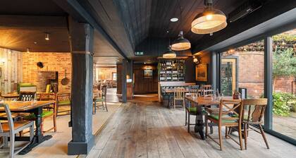 4BR luxury Cottage, Hot Tubs, Hoar Cross, Staffs