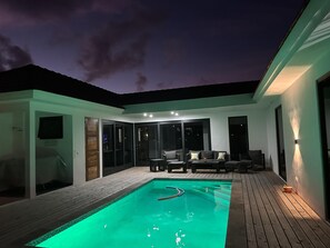 Villa | Pool | Outdoor pool - Brand New Immaculate 3-bed Villa in Grote Berg (Grote Berg)