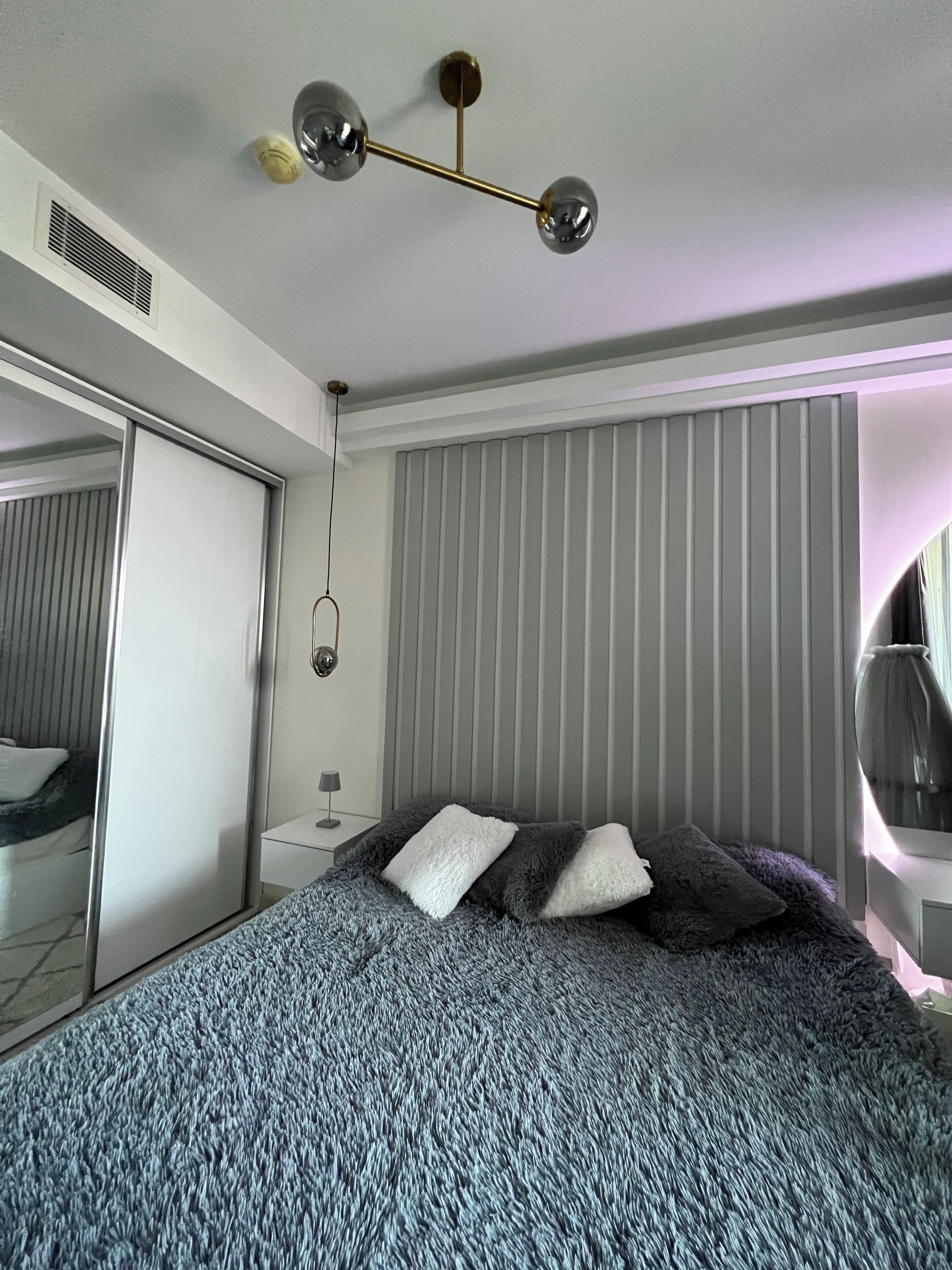 1 habitación, tabla de planchar con plancha, wifi y ropa de cama 