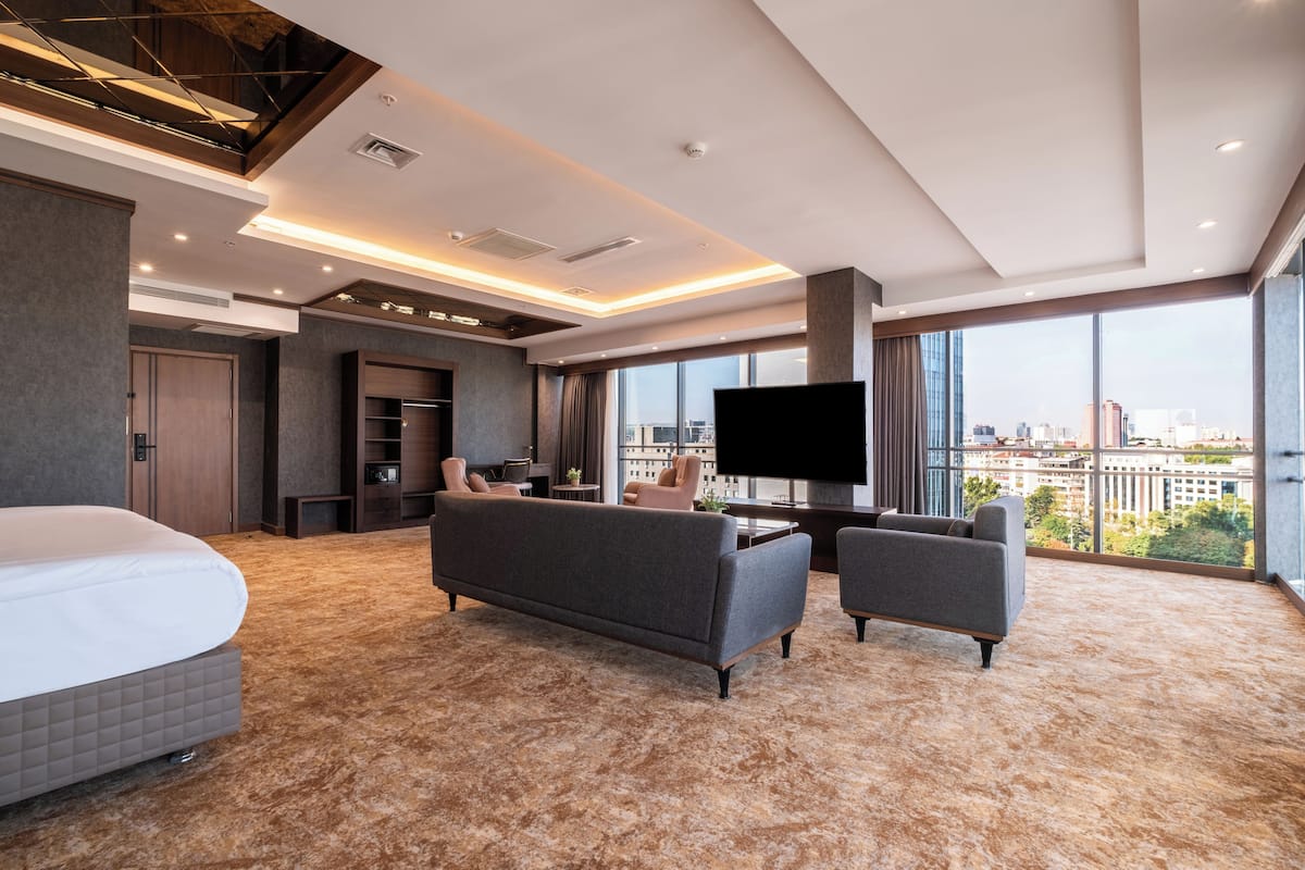 Suit Room