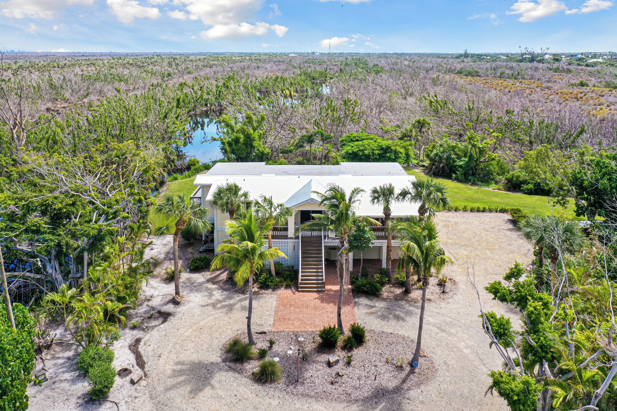 Sanibel River Retreat: Tranquil Mid-Island Location on Large Lot on River!