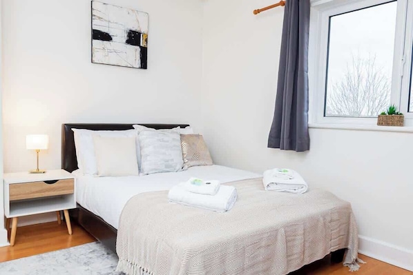 1 多间卧室、熨斗/熨衣板、WiFi、床单