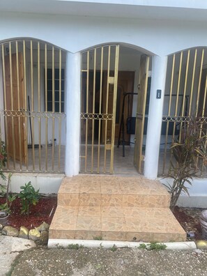 House | Exterior - 3-bed House in Montego Bay 10 min From Airport (Montego Bay)