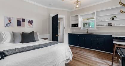 Studio 2 ~ Private BDRM, Minimalistic Feel