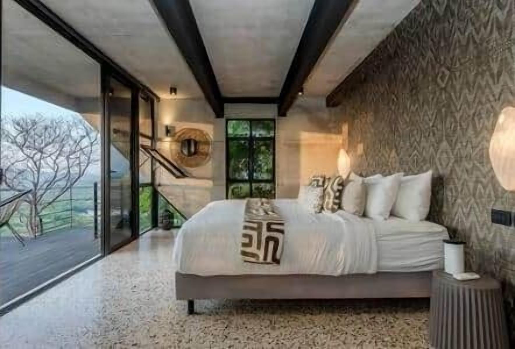 5 bedrooms, in-room safe, iron/ironing board, free WiFi