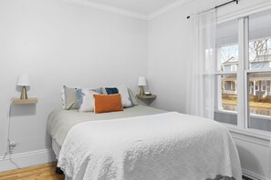 1 sovrum och sängkläder