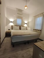 Ropa de cama de alta calidad, sistema de insonorización, wifi gratis