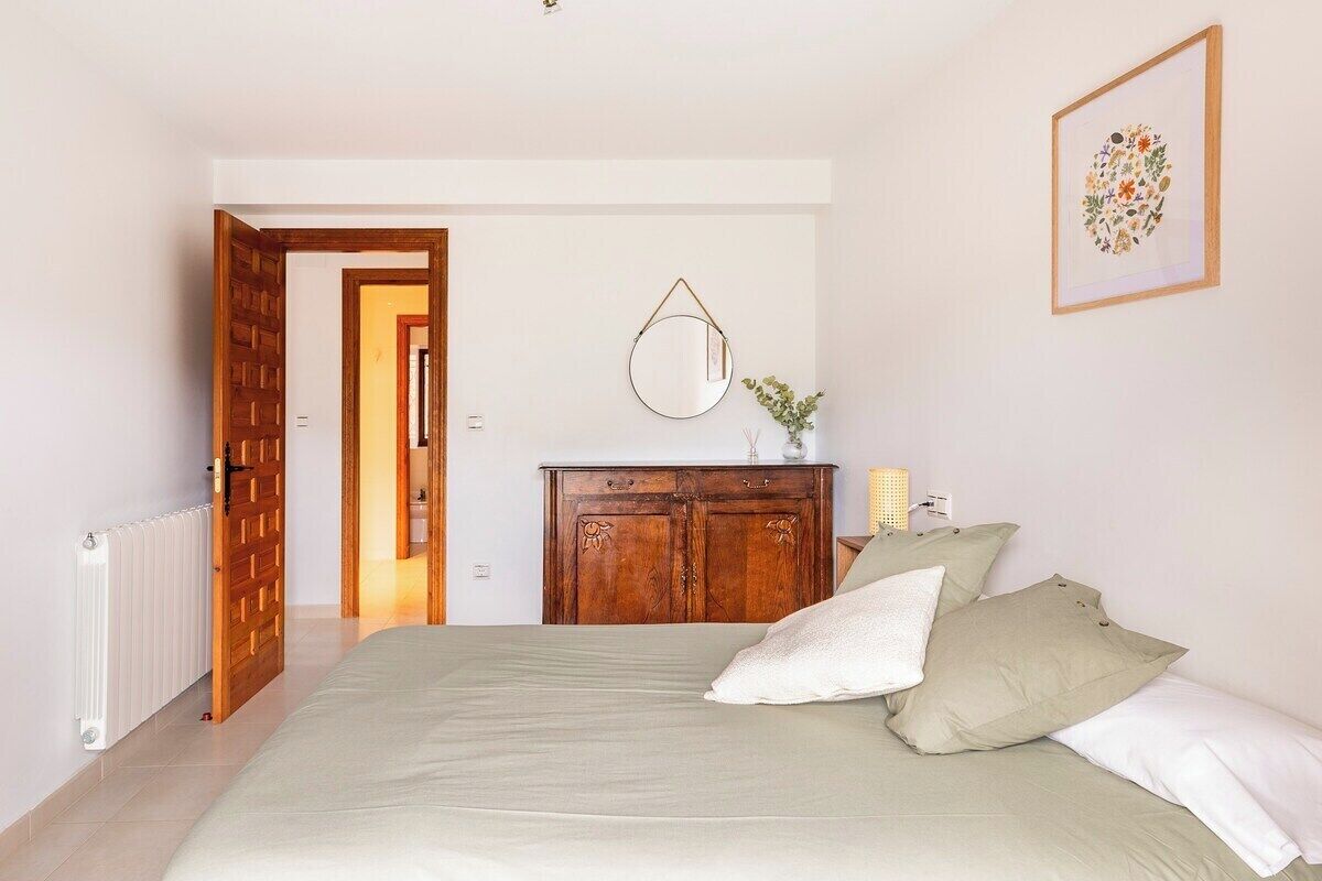 3 chambres, fer et planche à repasser, Wi-Fi, draps fournis