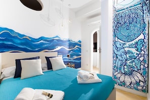 3 bedrooms, in-room safe, cribs/infant beds, bed sheets