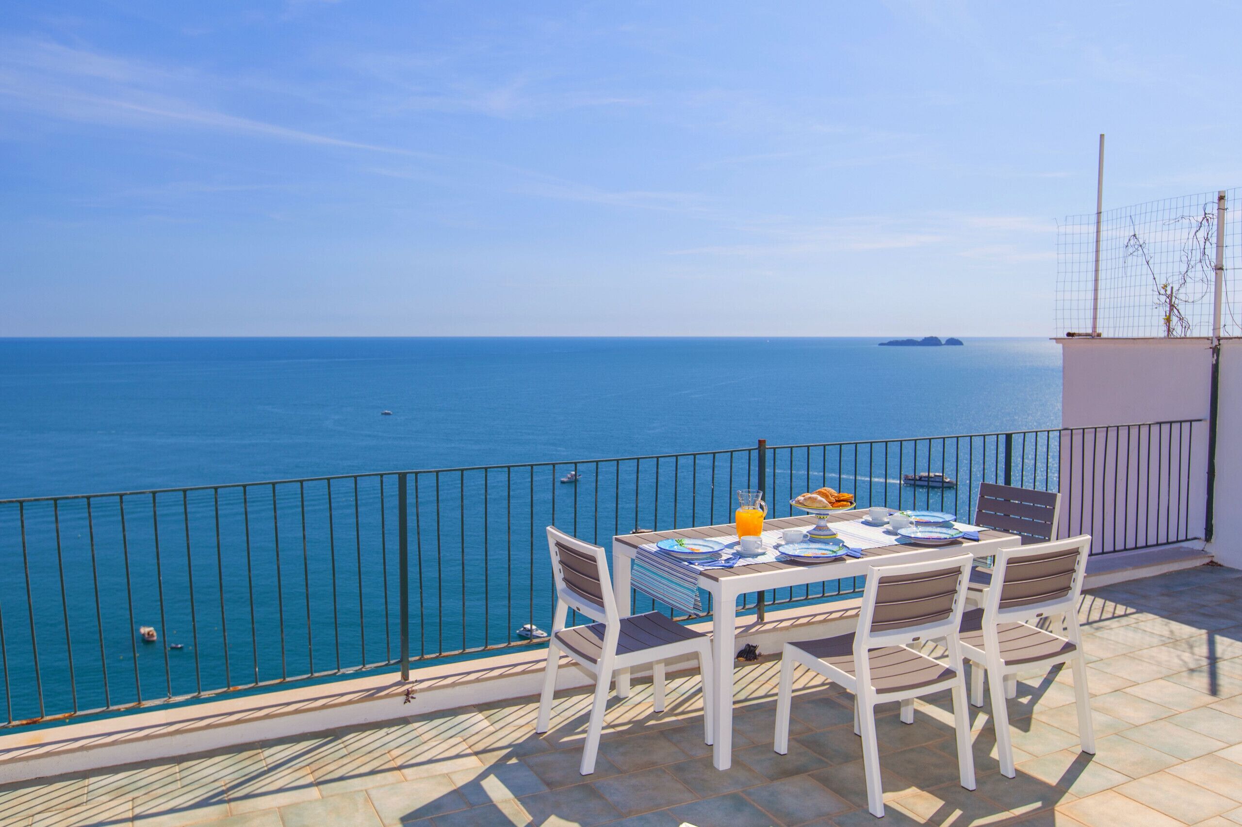 Casa, 2 habitaciones, terraza, vistas al mar | Balcón