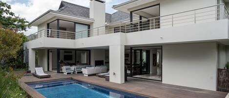 Innenpool, Außenpool