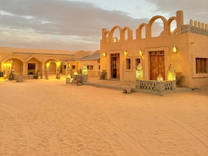 Front of property - Dunes Insolites - Luxury Camp (El Faouar)