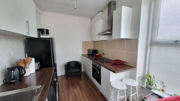 House | Private kitchen | Fridge, microwave, oven, stovetop