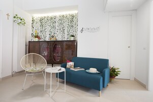 Apartment, 2 Bedrooms, Balcony | Living room