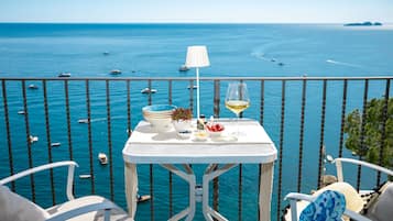 House, 2 Bedrooms, Smoking, Terrace | Balkoni