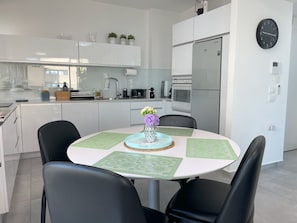 Luxury Apartment, Balcony | Private kitchen