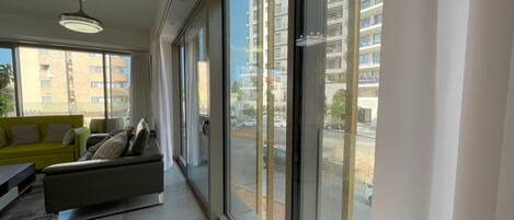 Lyxlägenhet - balkong | Vardagsrum | Netflix och streamingtjänster