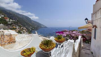 Talo, 2 makuuhuonetta, tupakointi sallittu, terassi | Parveke