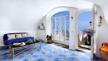 House, 2 Bedrooms, Smoking, Terrace | Living room