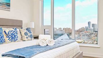 1 habitación, escritorio, tabla de planchar con plancha y wifi