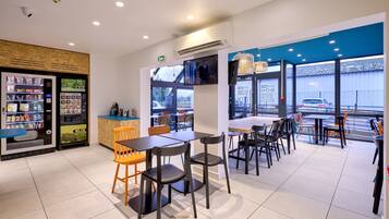 Morgenmadsbuffet hver dag (9.90 EUR pr. person)