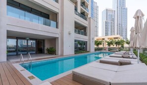 Pool - Sumptuous 1BR at Act One Act Two Tower 1 Downtown Dubai by Deluxe Holiday Homes (Dubai)