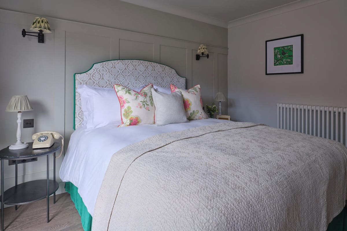 Habitación Deluxe doble, planta baja | 1 dormitorio y ropa de cama de alta calidad