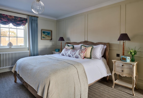 Luxury Studio Suite | Premium bedding, pillowtop beds, individually decorated - STANWELL HOUSE (Lymington)