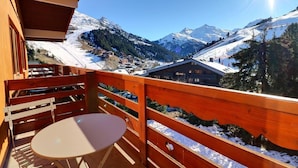 Outdoor dining - 50m from ski slopes, 1st floor, balcony, 32m², Méribel-Mottaret (Méribel - Les Allues)