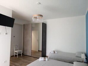 3 dormitoris, un bressol de viatge, wifi gratuïta i roba de llit