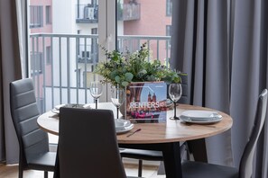 Studio, Balcony | Bed sheets - Cozy Apartment Klimeckiego 8A by Renters (Kraków)