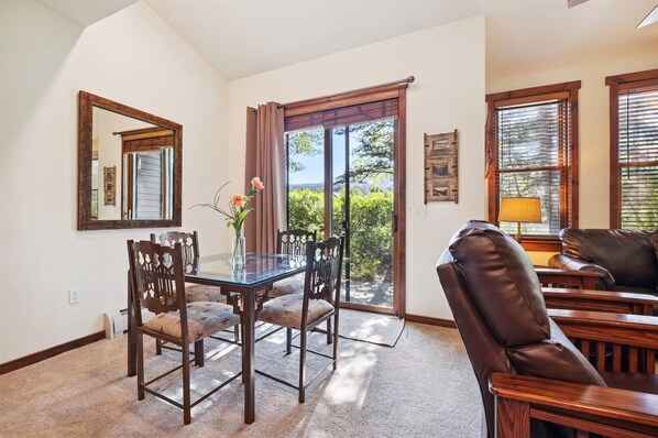 Condo, 1 chambre | Restauration