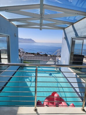 Outdoor pool - Boulders Blue Bed and Breakfast (Cape Town)