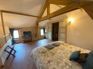 Superior Room | Desk, laptop workspace, soundproofing, free WiFi