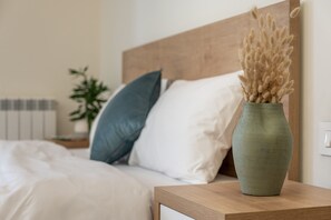 Deluxe Studio | In-room safe, iron/ironing board, free WiFi, bed sheets - Scape by Villa John (Laklouk)